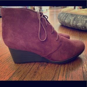 Clarks wine crystal peri wedge